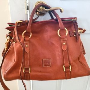 Dooney & Bourke Women Handbag